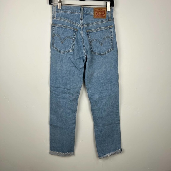 Levi's Wedgie Straight Medium Wash Distressed Womens Size: 26 - Picture 2 of 8